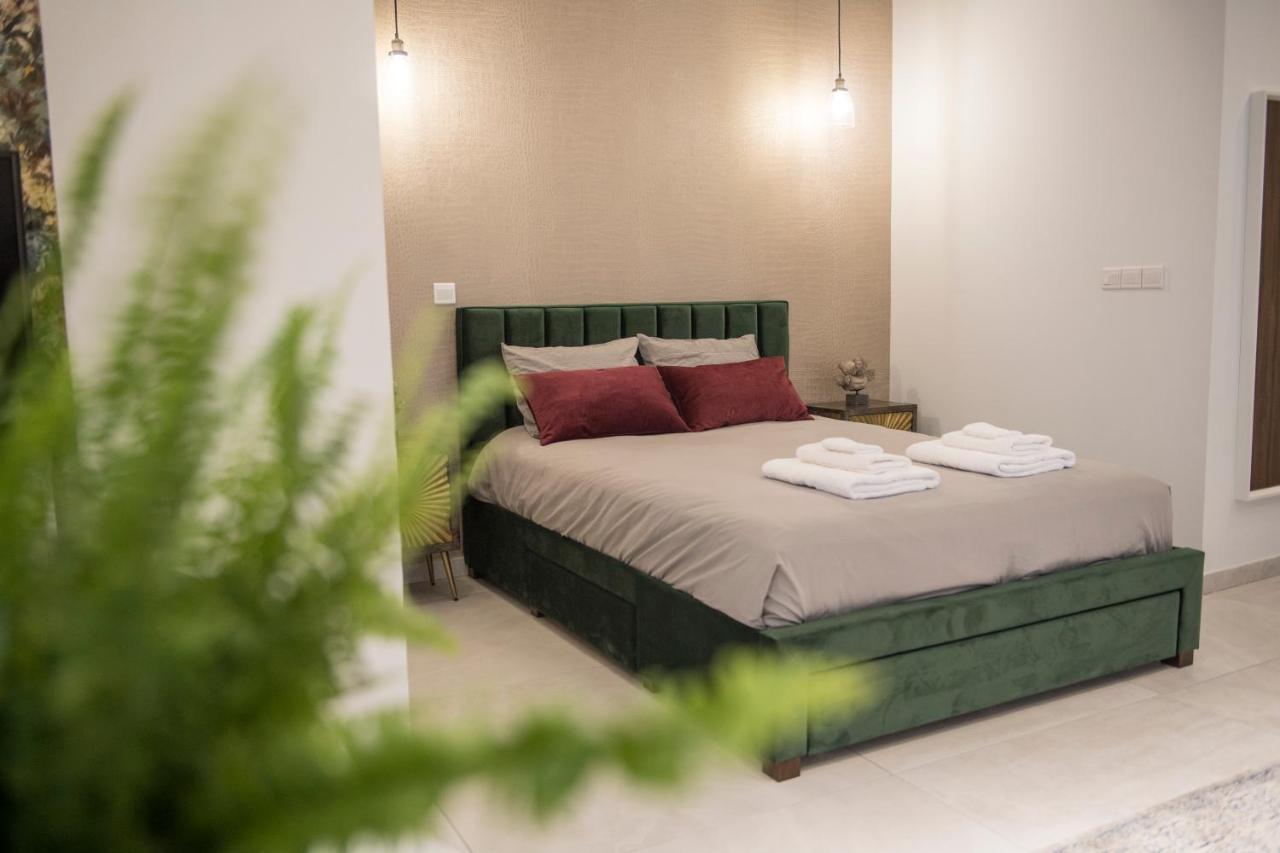 Skin Suites-Luxury Living Никосия Экстерьер фото