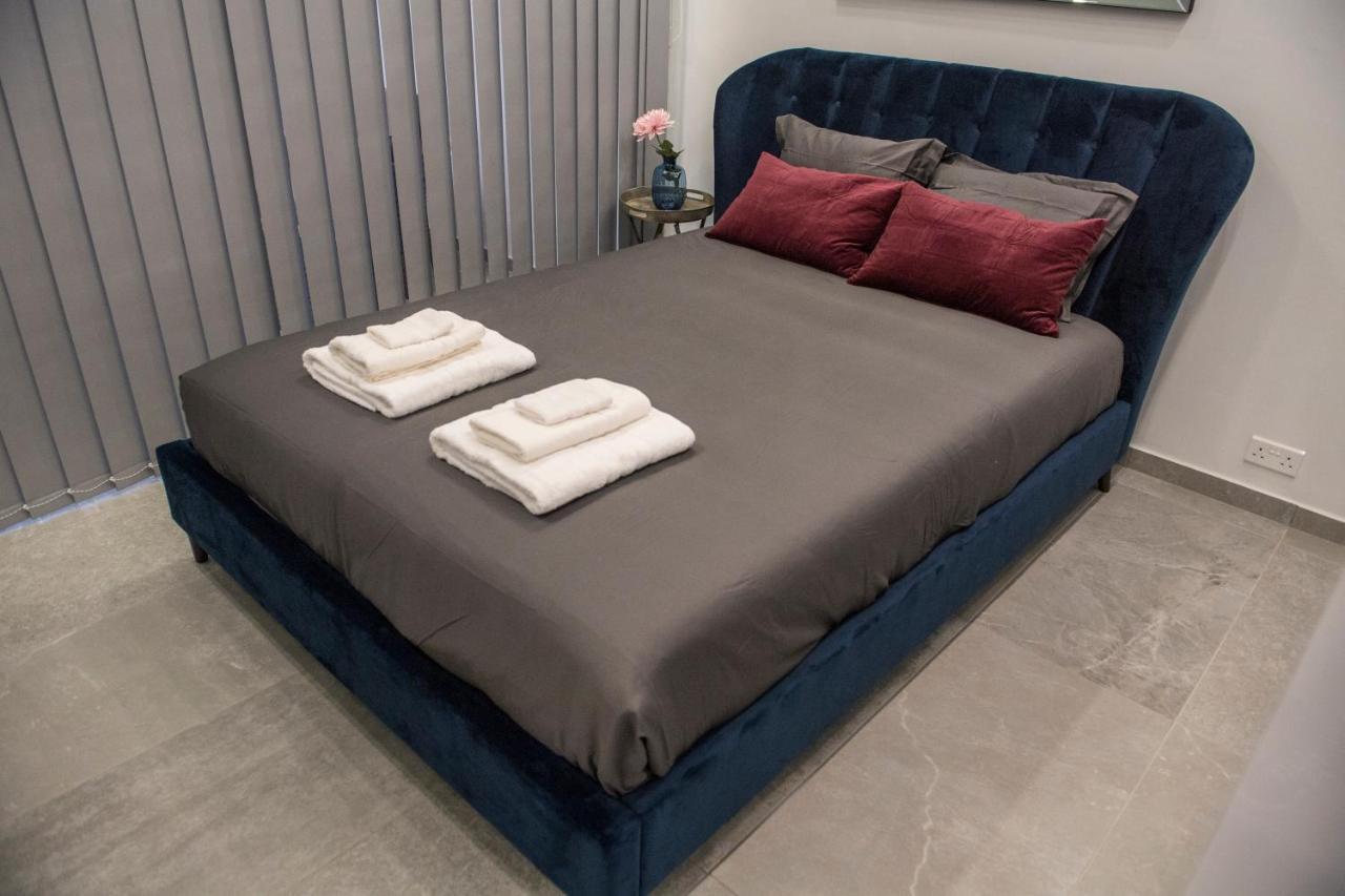 Skin Suites-Luxury Living Никосия Экстерьер фото